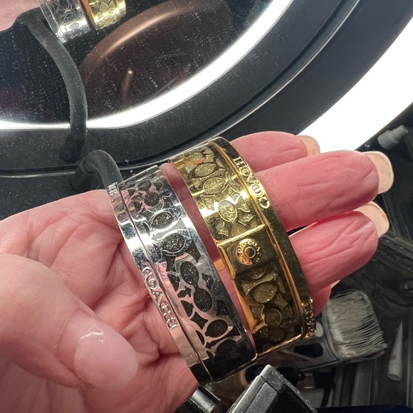 Coach BANGLES SET OF 4 Gold and Silver with box - Picture 2 of 7